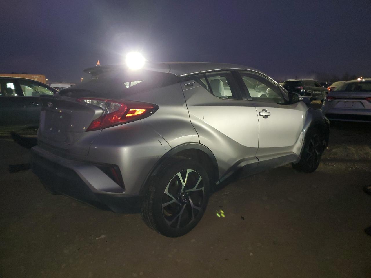 VIN NMTKHMBX2JR023361 2018 TOYOTA C-HR no.3