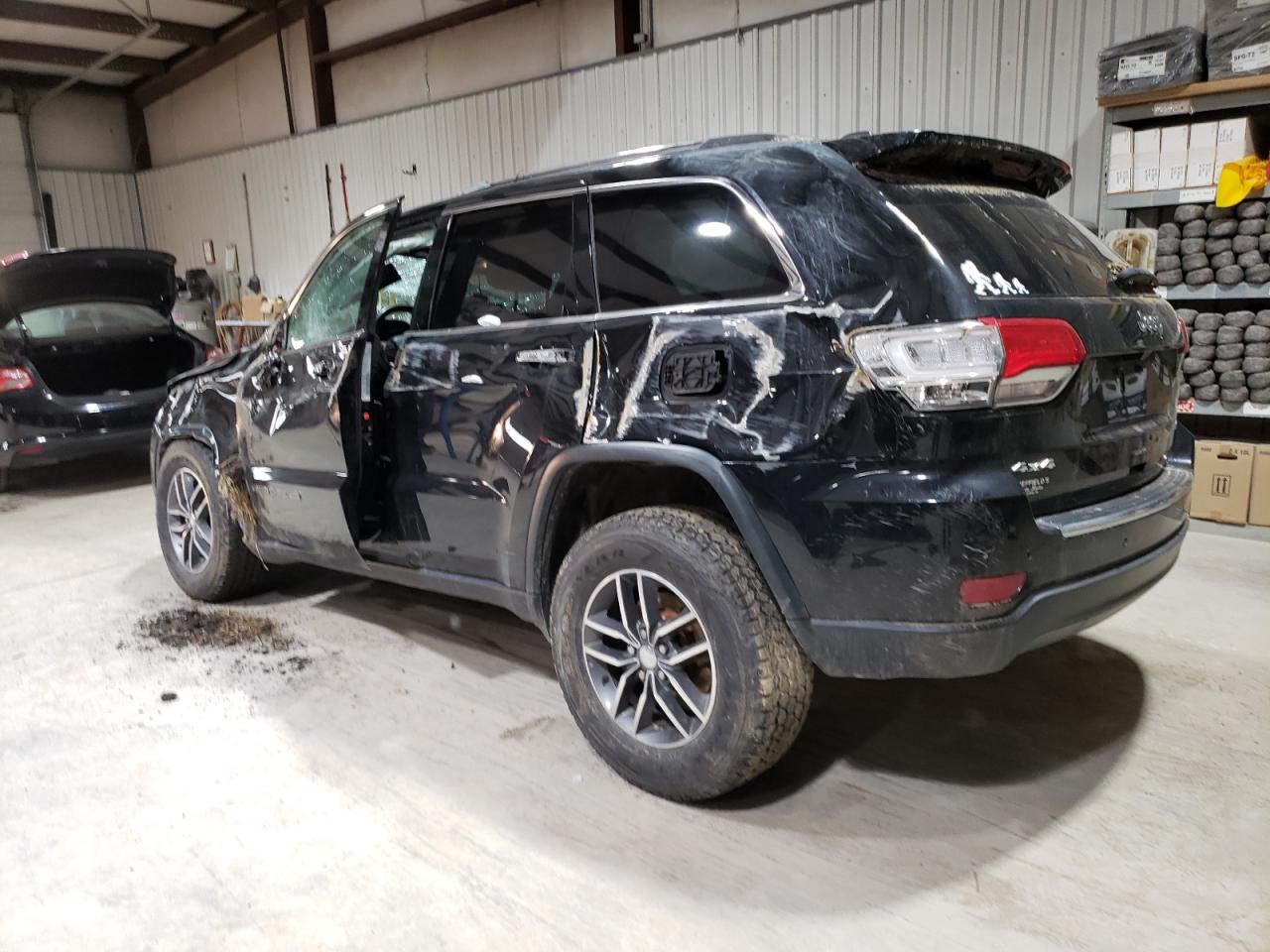 2017 Jeep Grand Cherokee - Image 2