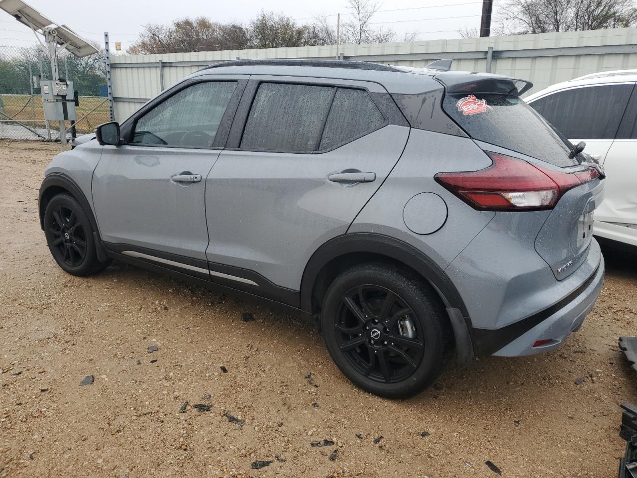 2022 Nissan Kicks - Image 2