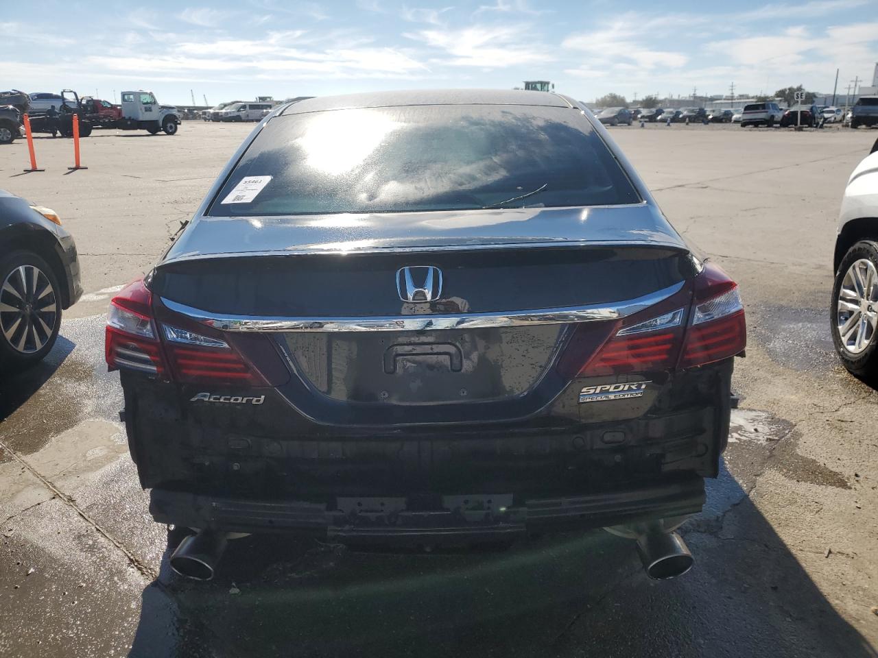 VIN 1HGCR2F19HA180441 2017 HONDA ACCORD no.6