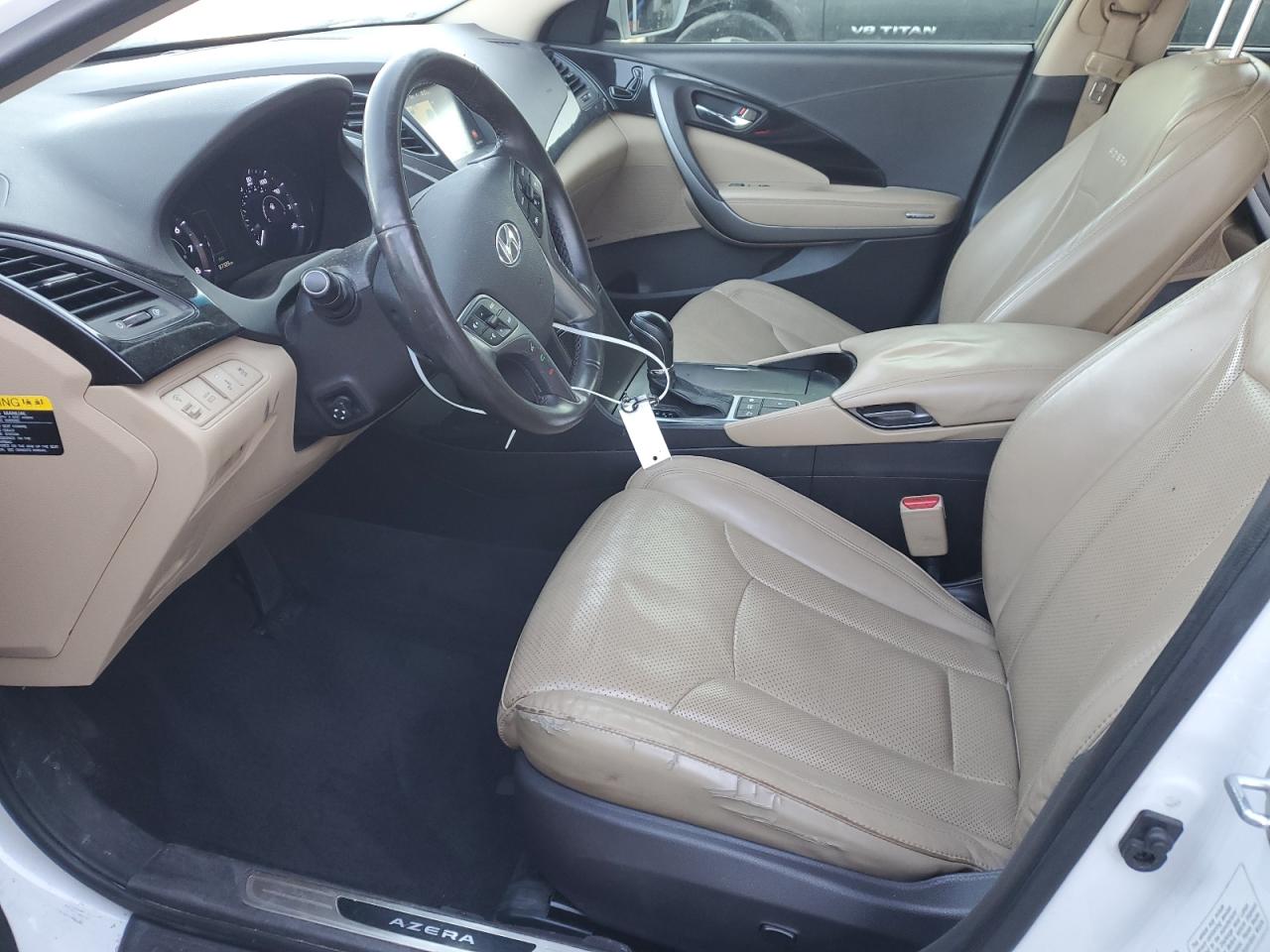 2016 Hyundai Azera - Image 7