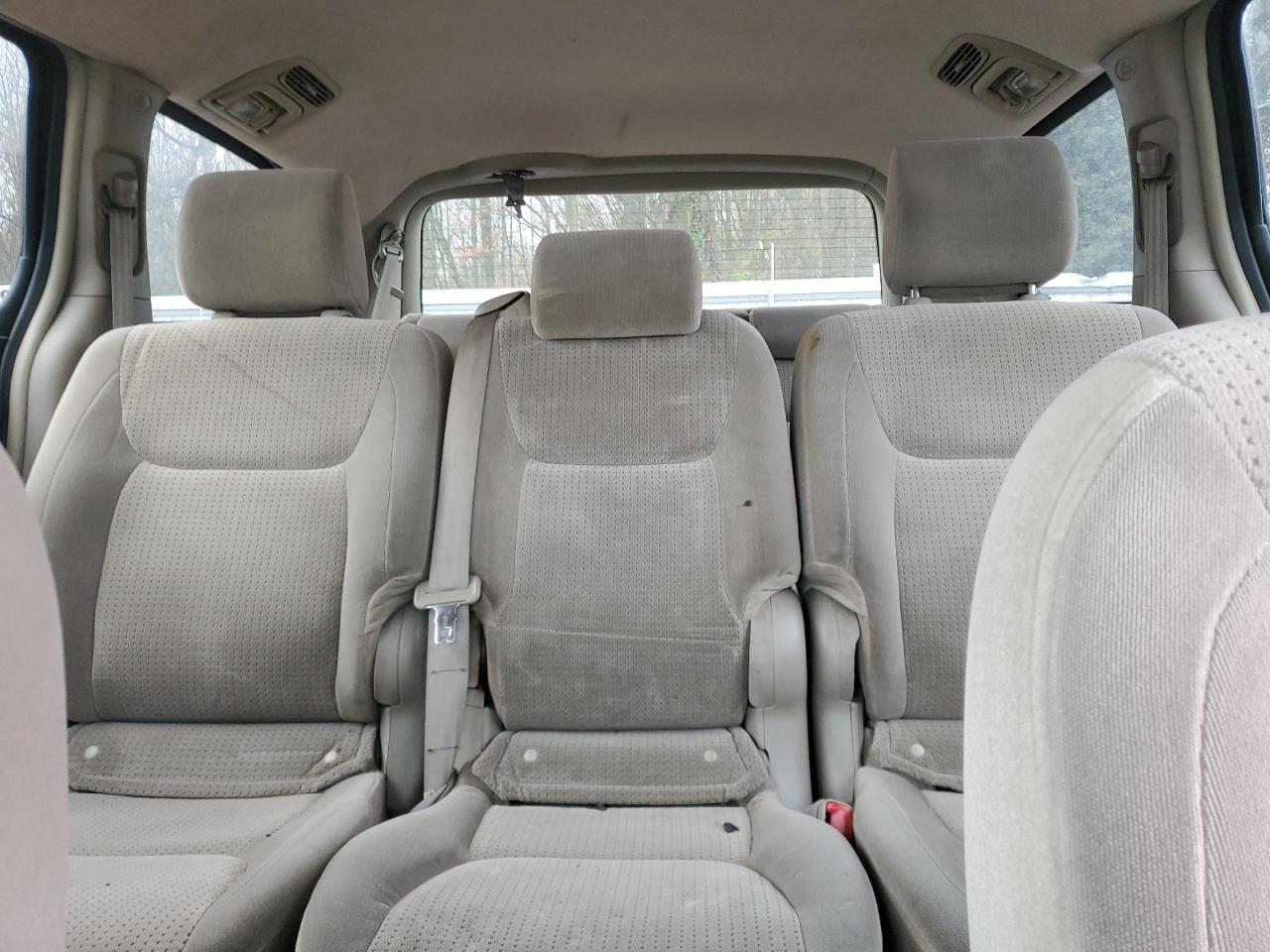 2008 Toyota Sienna - Image 10
