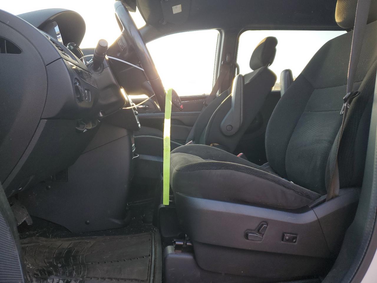 2019 Dodge Caravan - Image 7