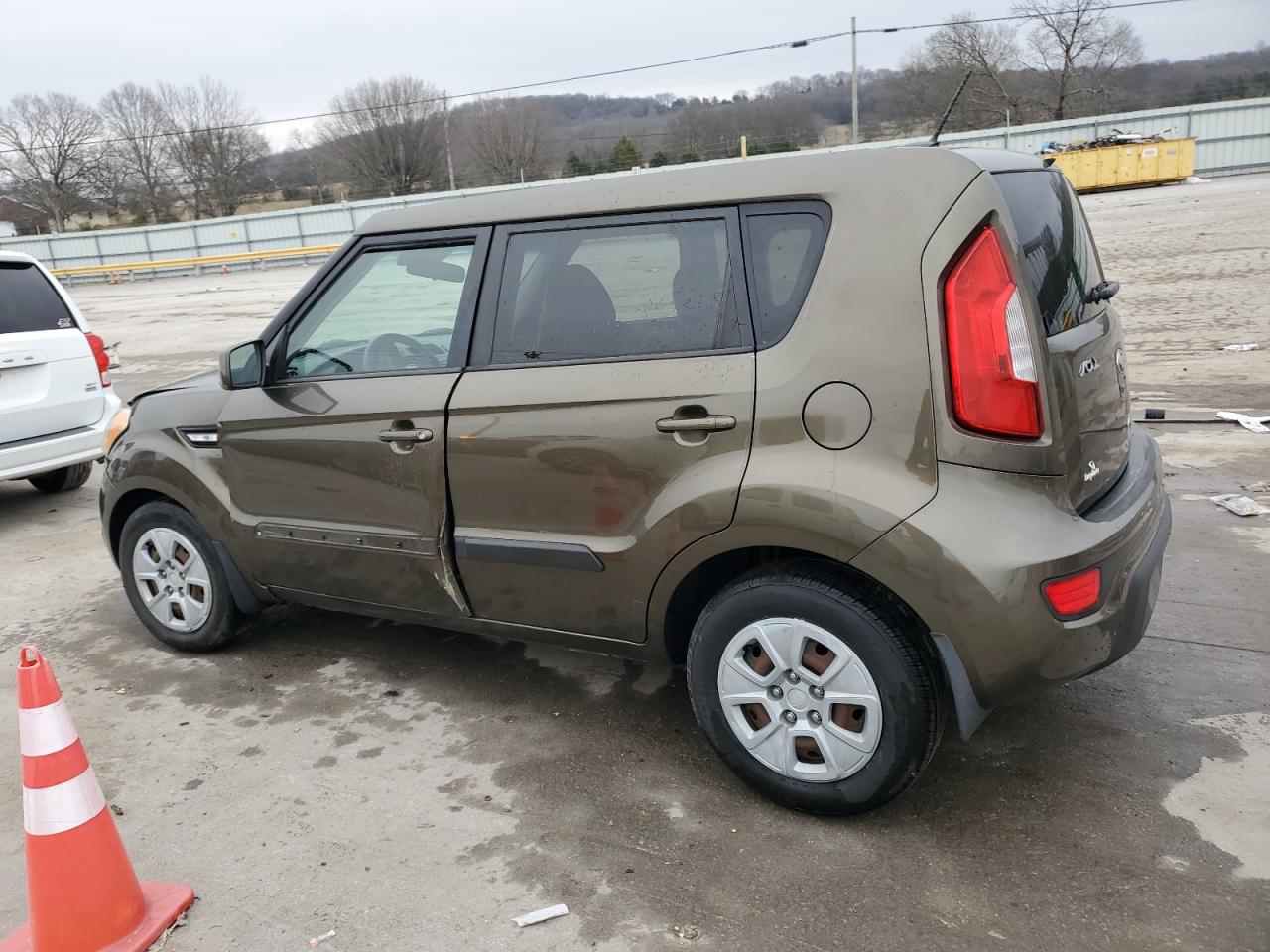 VIN KNDJT2A51D7562424 2013 KIA SOUL no.2