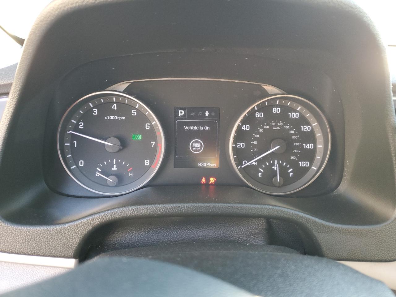 2018 Hyundai Elantra - Image 9