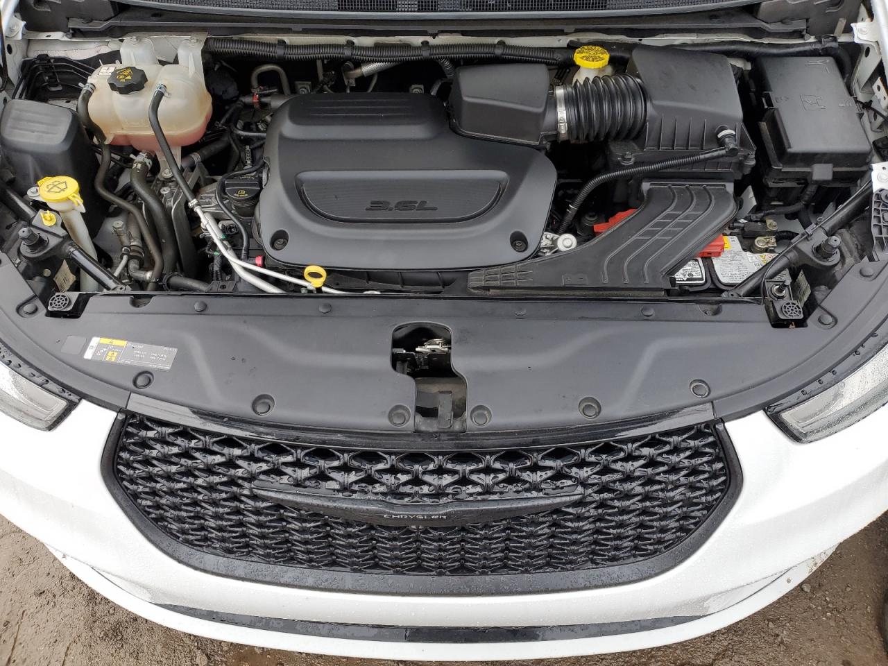 2021 Chrysler Pacifica - Image 13