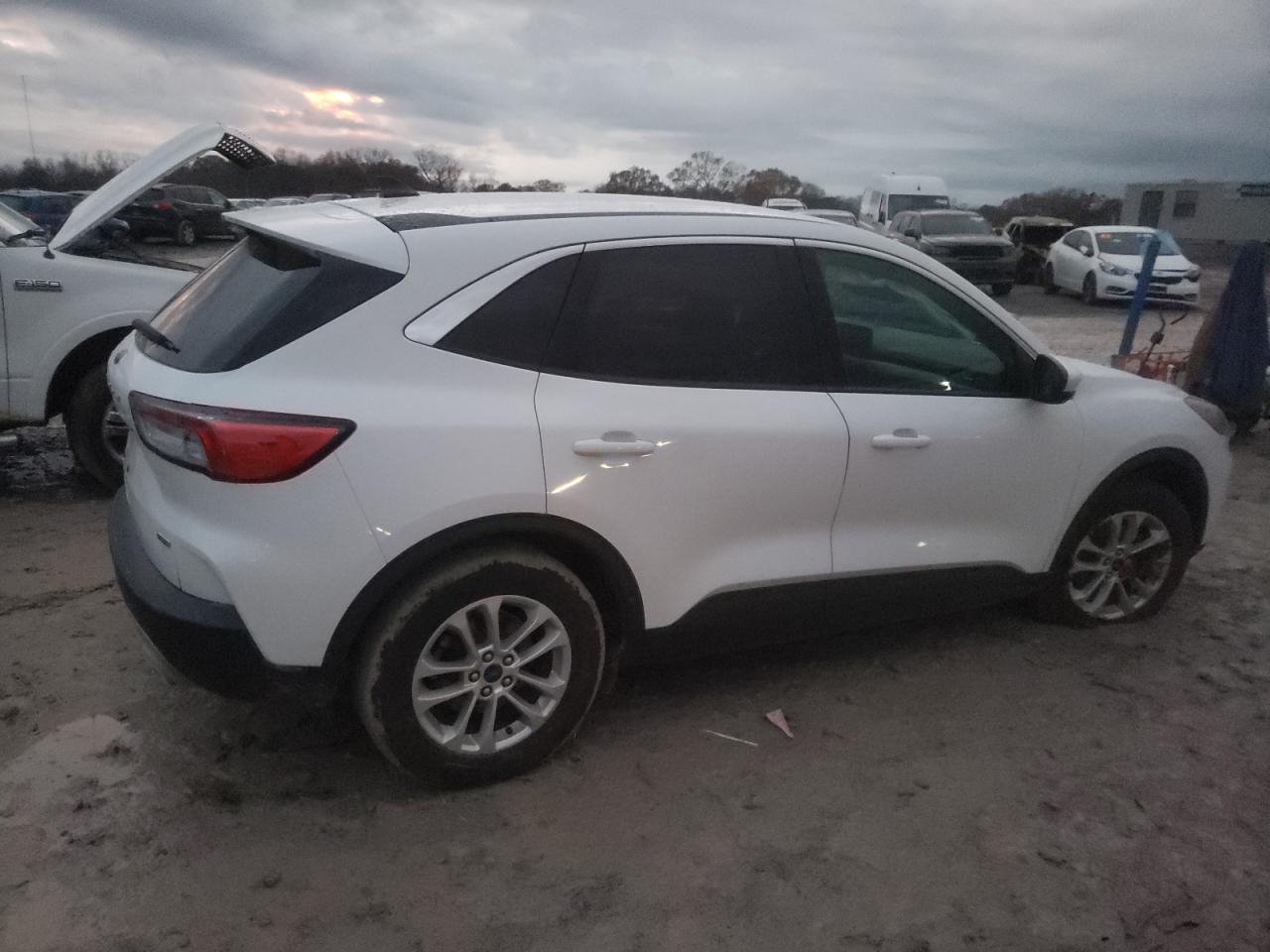 2021 Ford Escape - Image 3