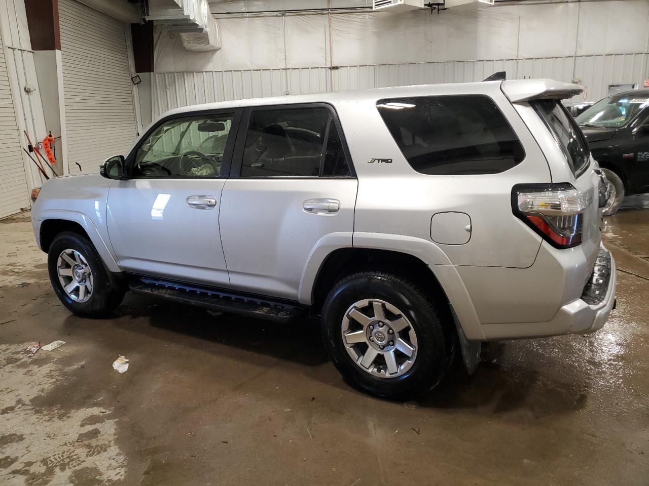 VIN JTEBU5JR1G5370180 2016 TOYOTA 4RUNNER no.2