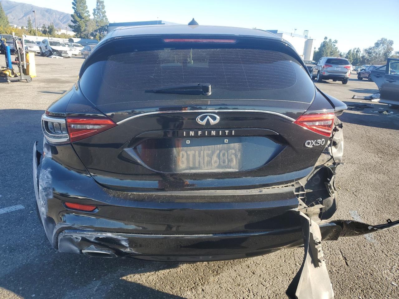 2018 Infiniti QX30 - Image 6