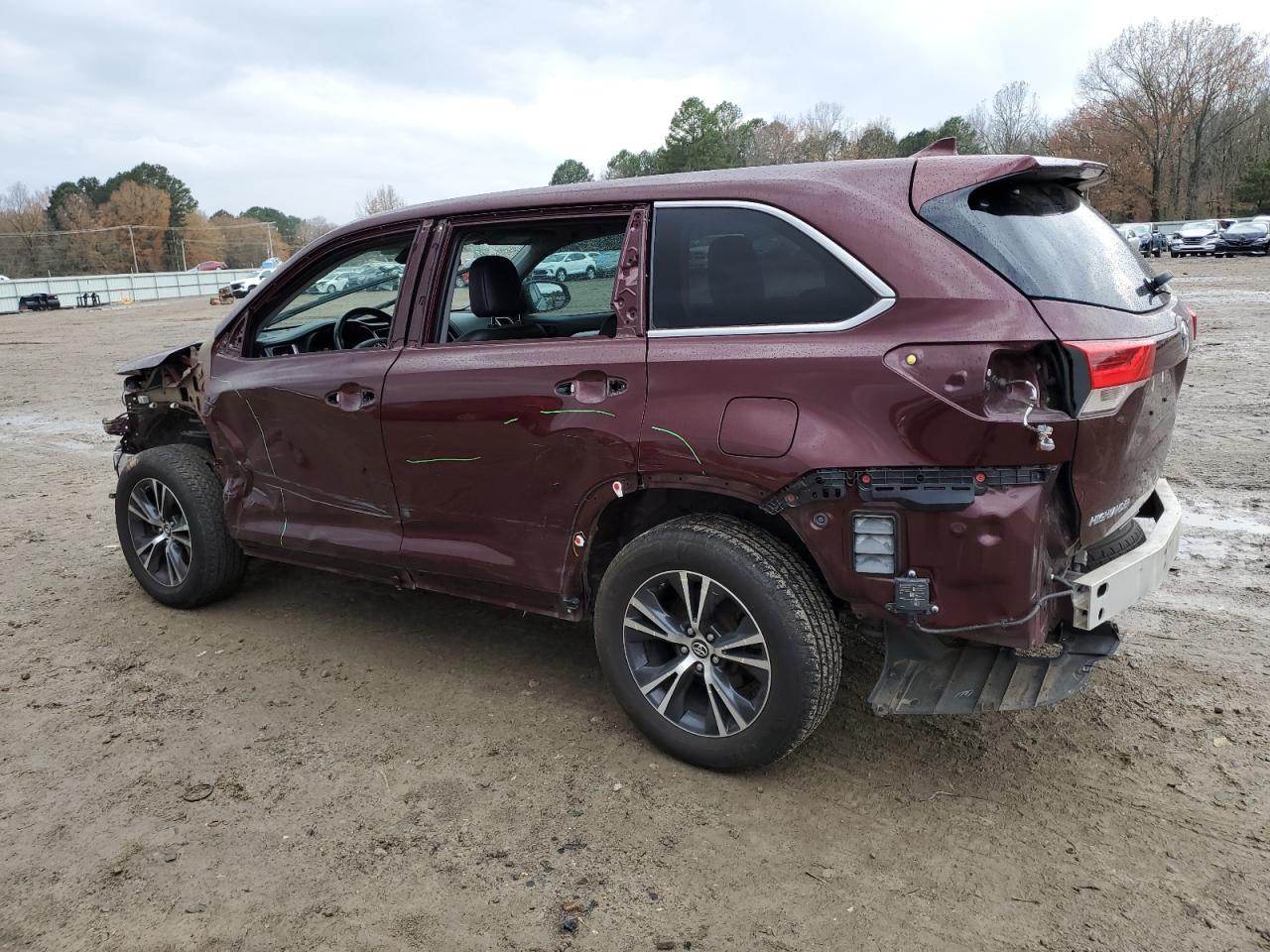 2019 Toyota Highlander - Image 2