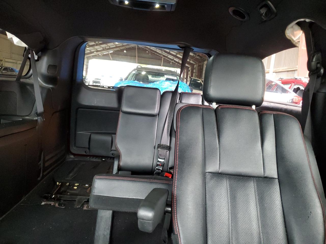 2019 Dodge Caravan - Image 10