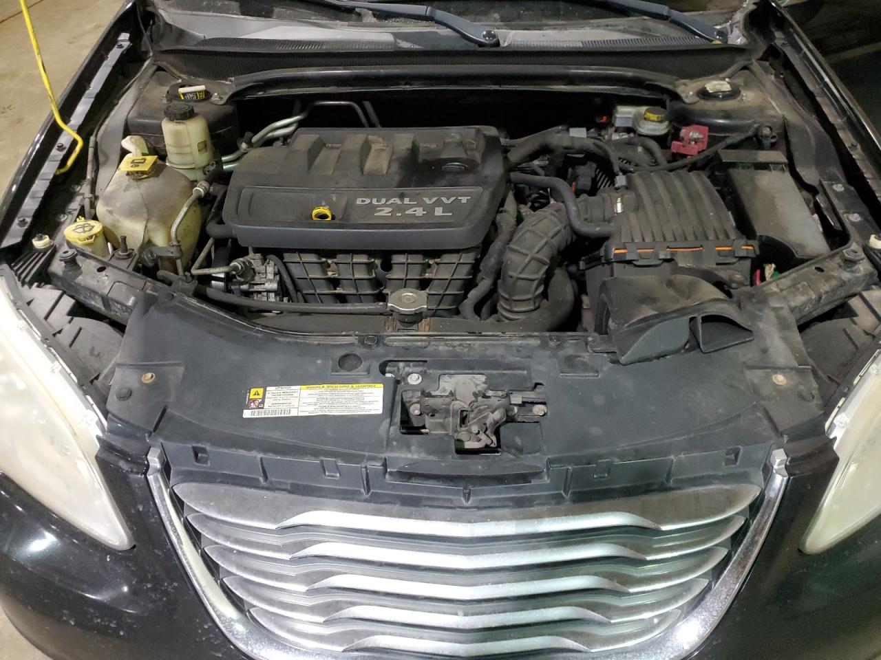 2011 Chrysler 200 - Image 11