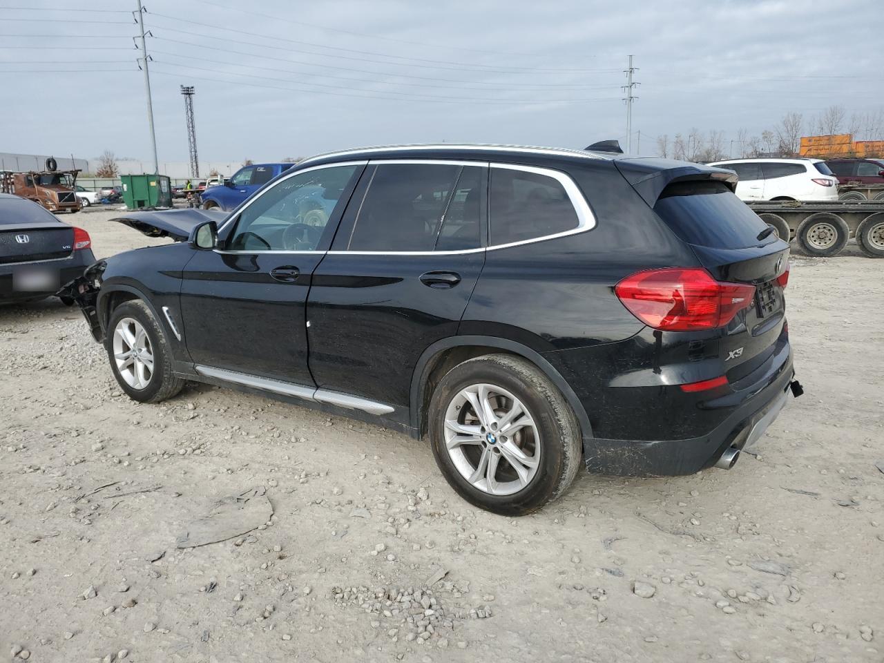 VIN 5UXTR9C51KLE18438 2019 BMW X3 no.2