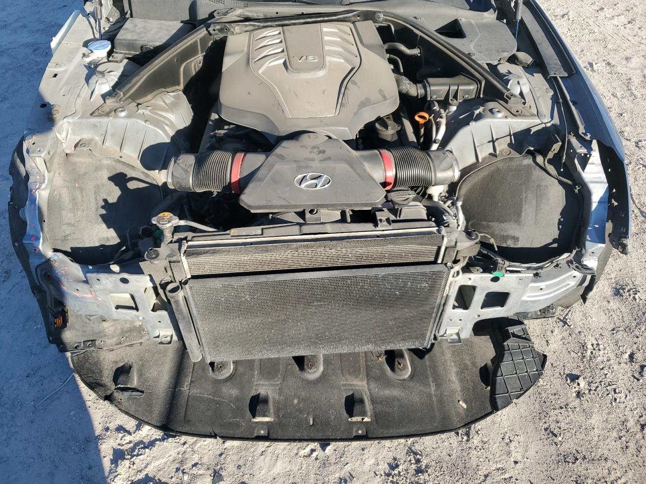 2015 Hyundai Genesis 5.0L VIN: KMHGN4JFXFU073710 Lot: 84260694