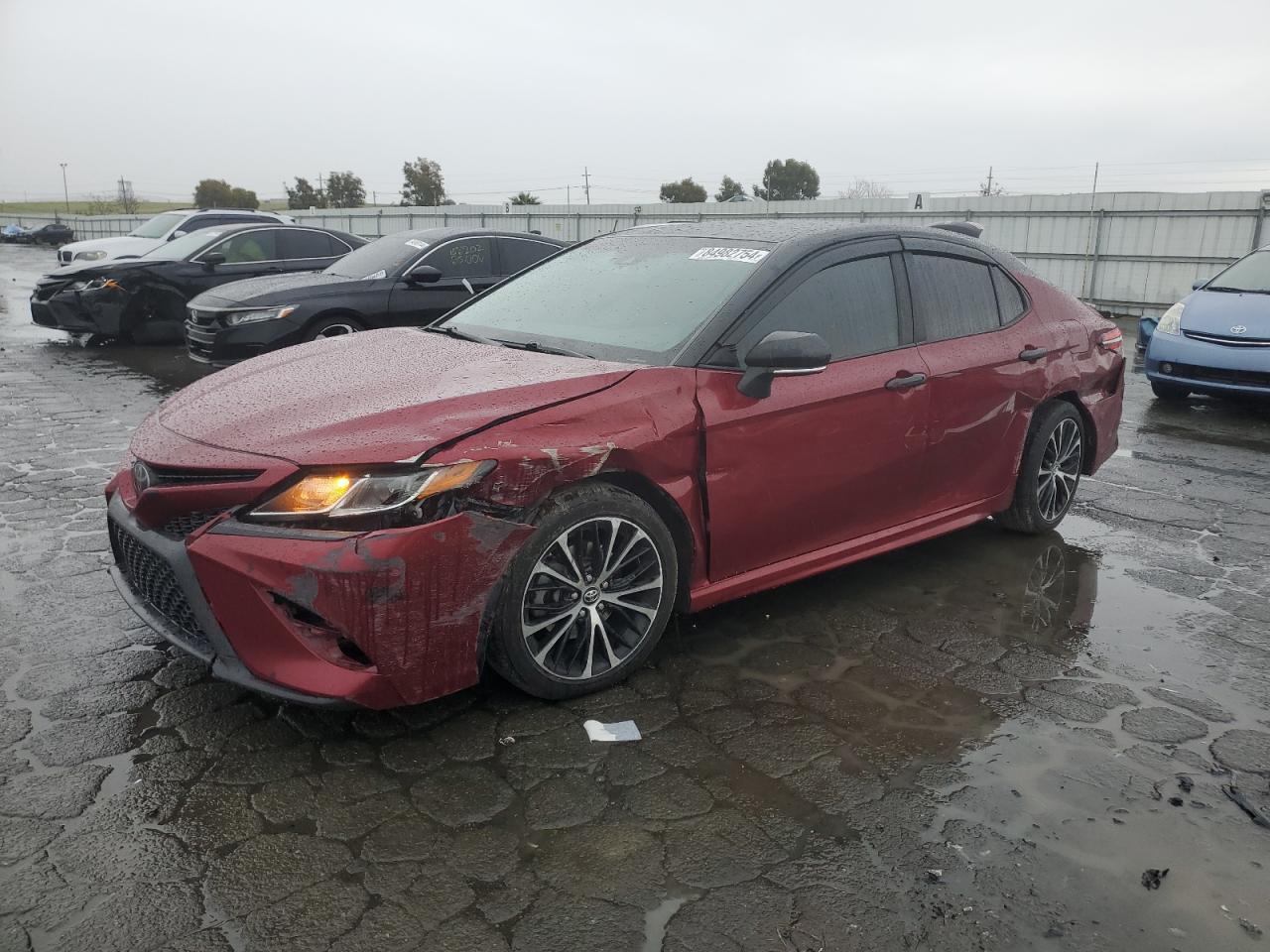 VIN 4T1B11HKXJU663423 2018 TOYOTA CAMRY no.1