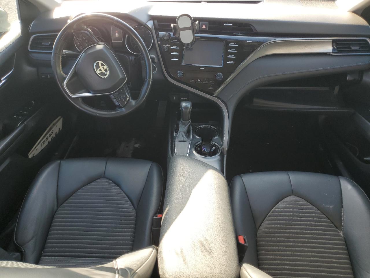 2020 Toyota Camry - Image 8