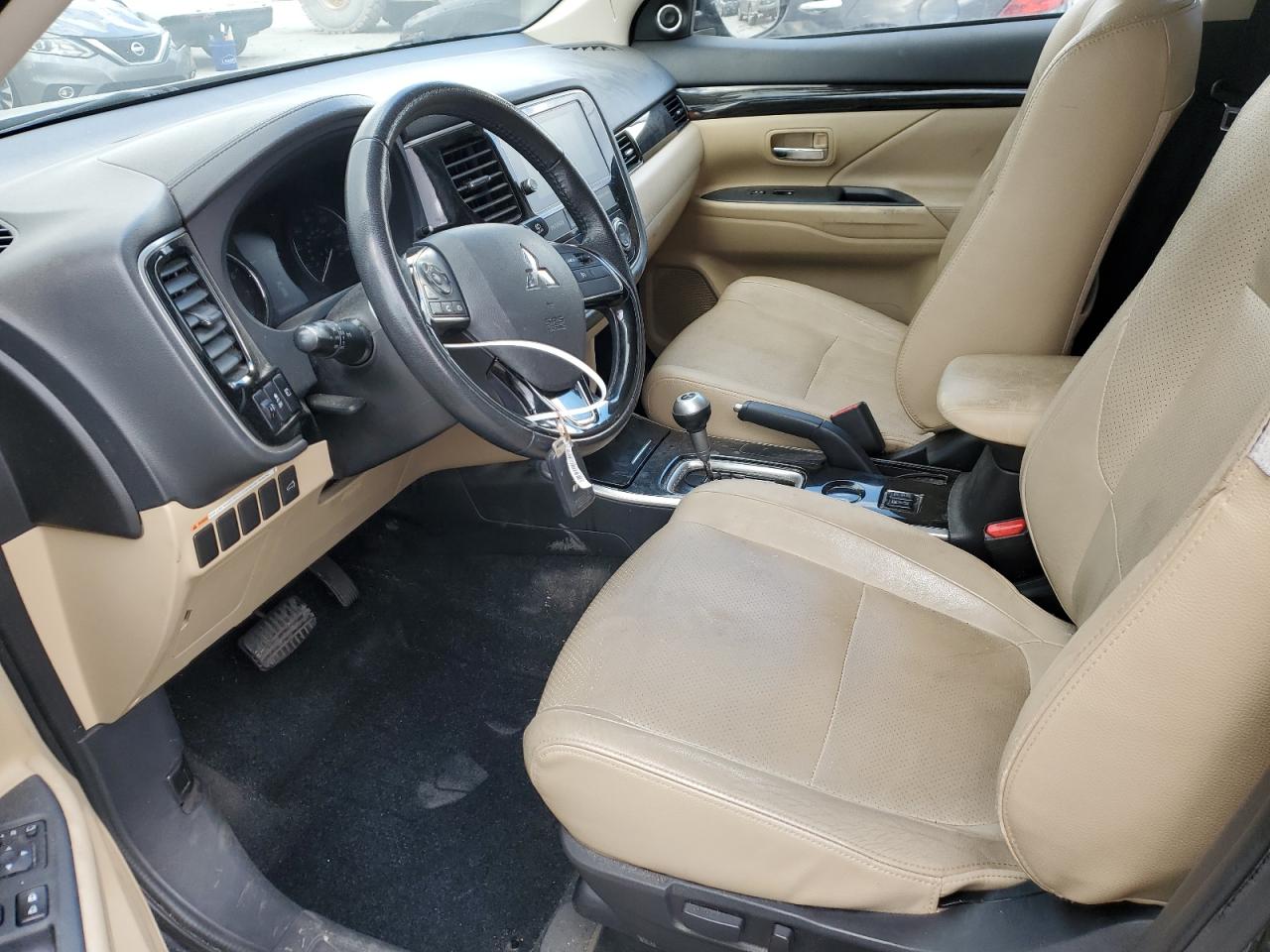 2018 Mitsubishi Outlander - Image 7