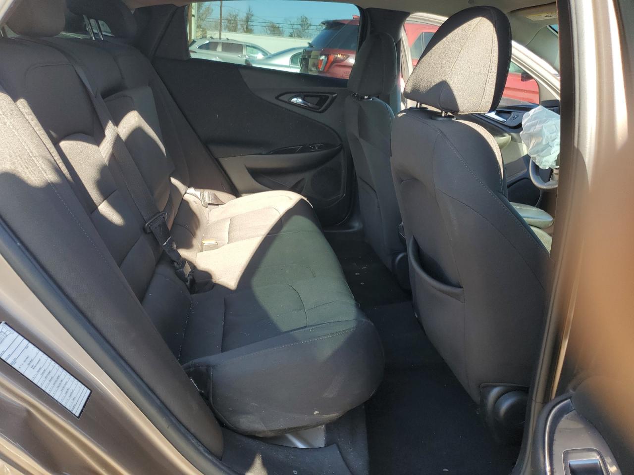 2018 Chevrolet Malibu - Image 10