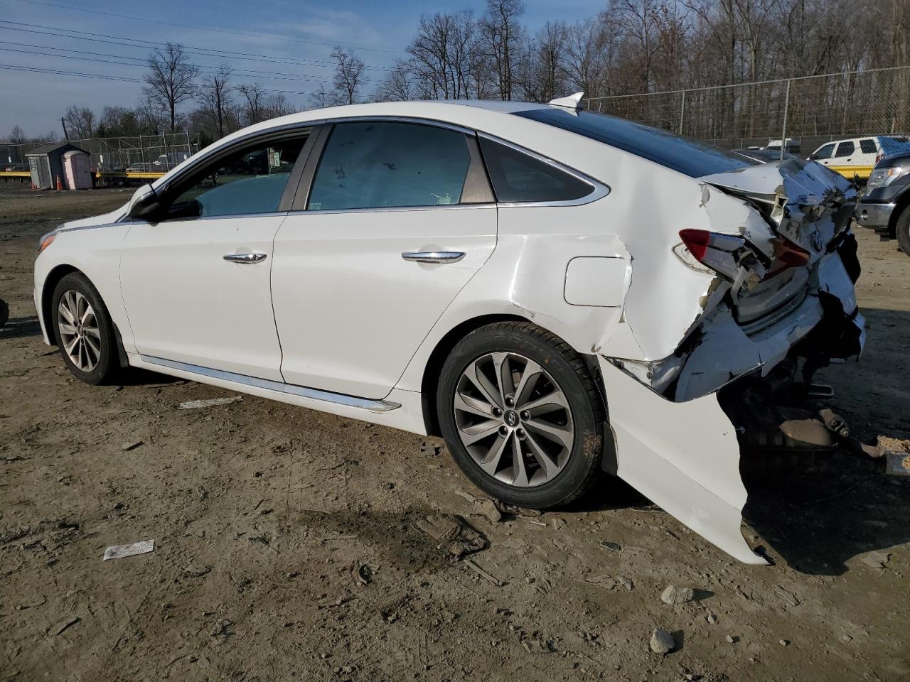 5NPE34AF6FH217071 2015 HYUNDAI SONATA - Image 2