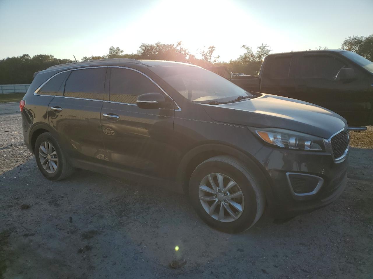 2017 Kia Sorento - Image 4