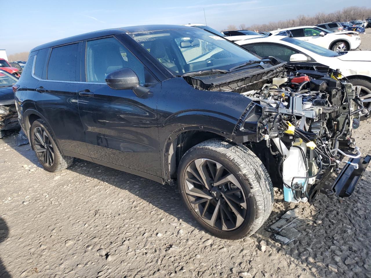 2024 Mitsubishi Outlander - Image 4