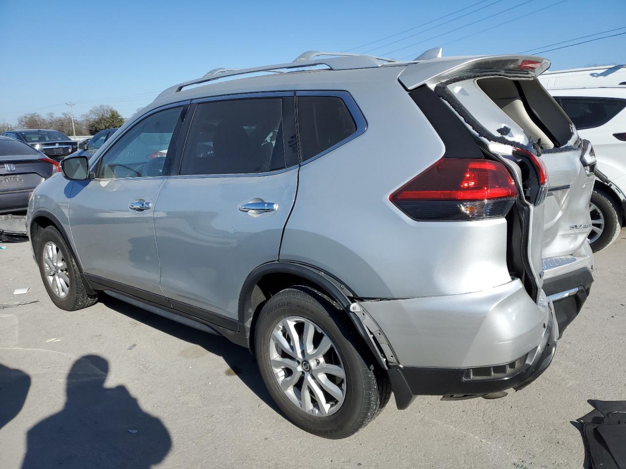 2018 Nissan Rogue - Image 2