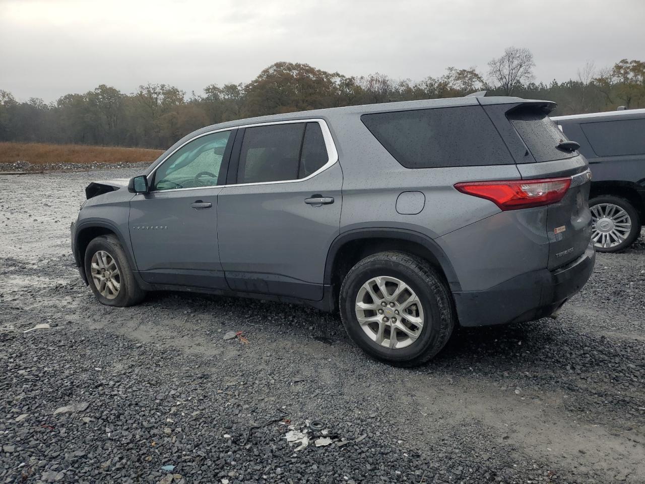 2020 Chevrolet Traverse - Image 2