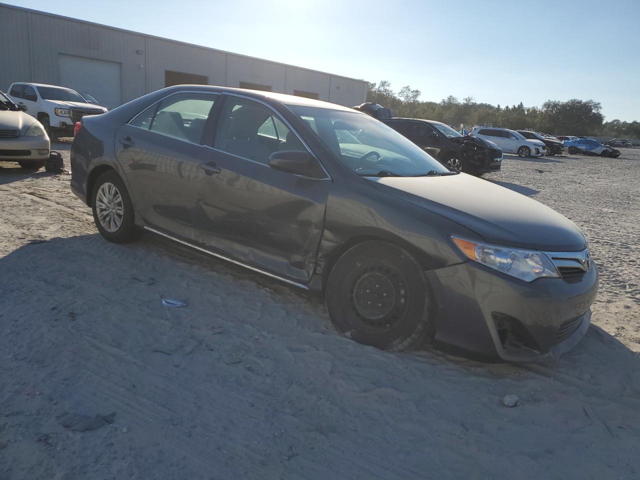 VIN 4T1BF1FK2DU295618 2013 TOYOTA CAMRY no.4