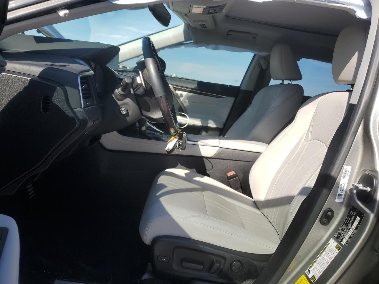 2022 Lexus RX - Image 7