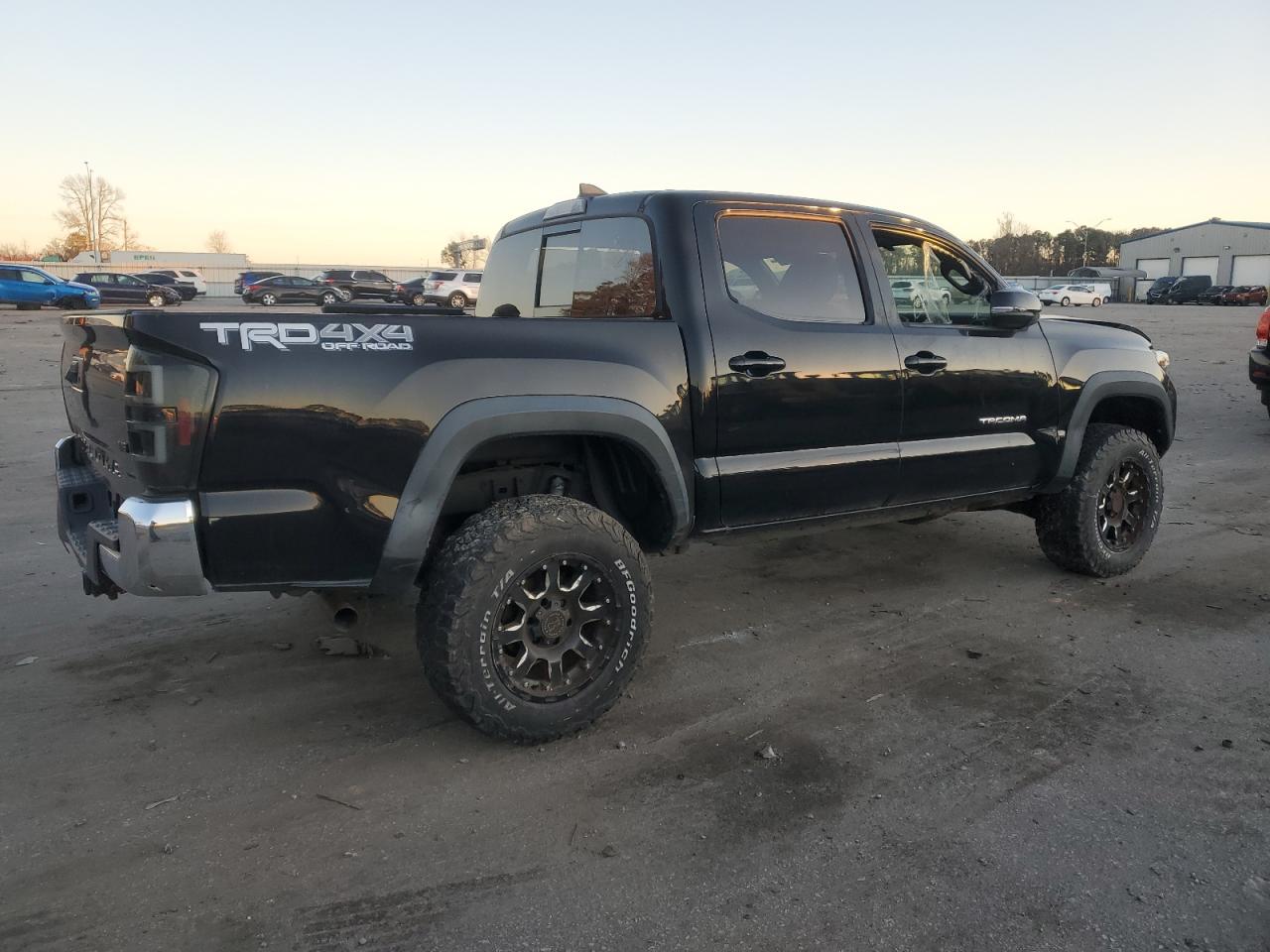 VIN 5TFCZ5AN6HX051113 2017 TOYOTA TACOMA no.3