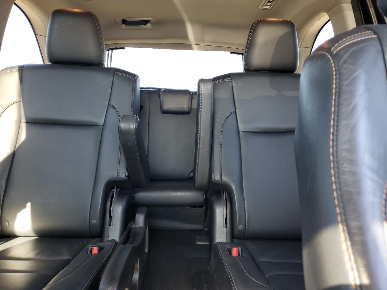 2016 Toyota Highlander - Image 10