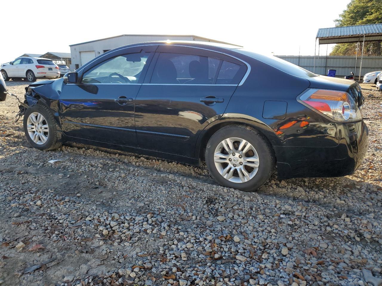2011 Nissan Altima - Image 2