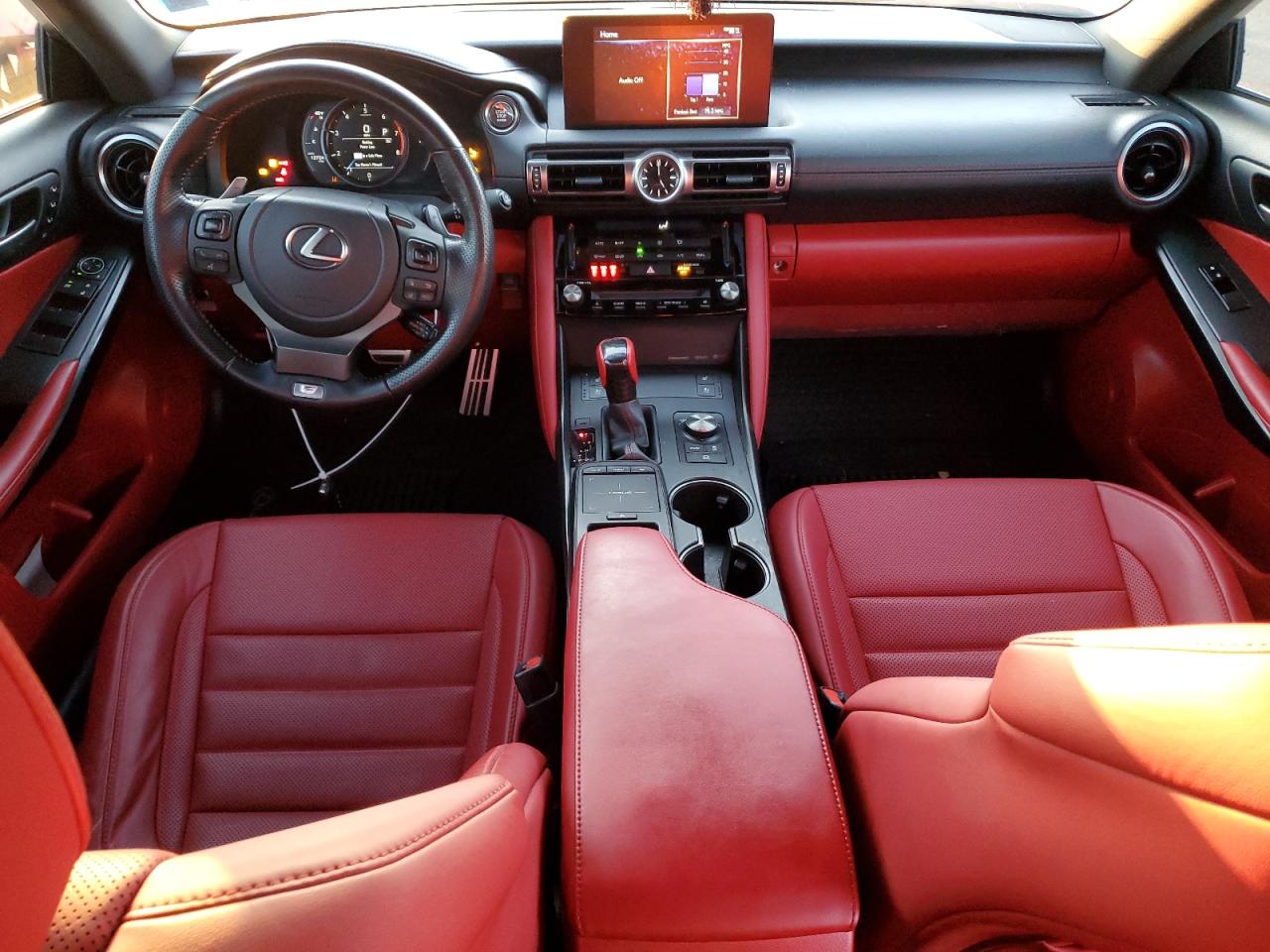 2022 Lexus IS - Image 8