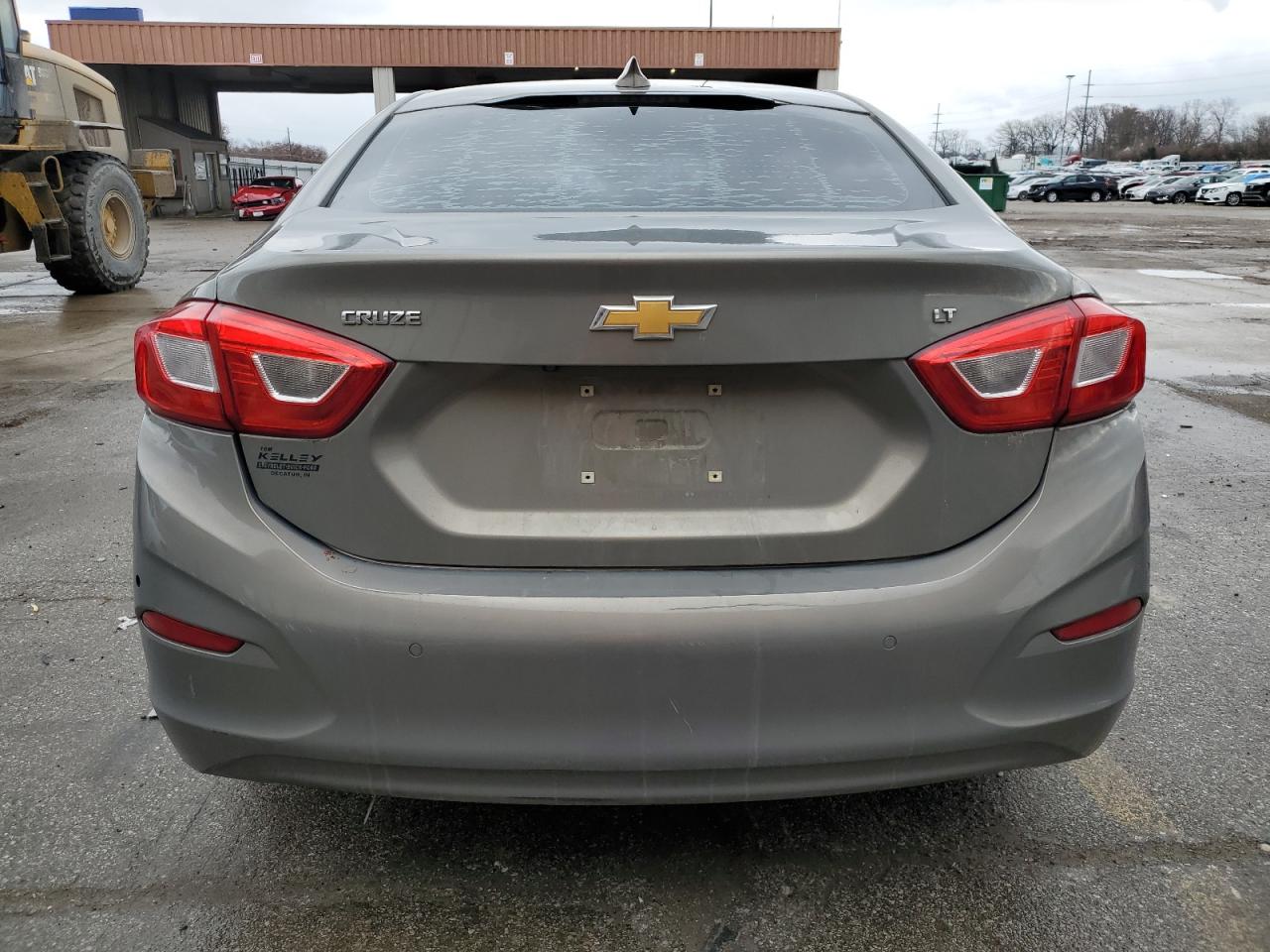 2017 Chevrolet Cruze - Image 6