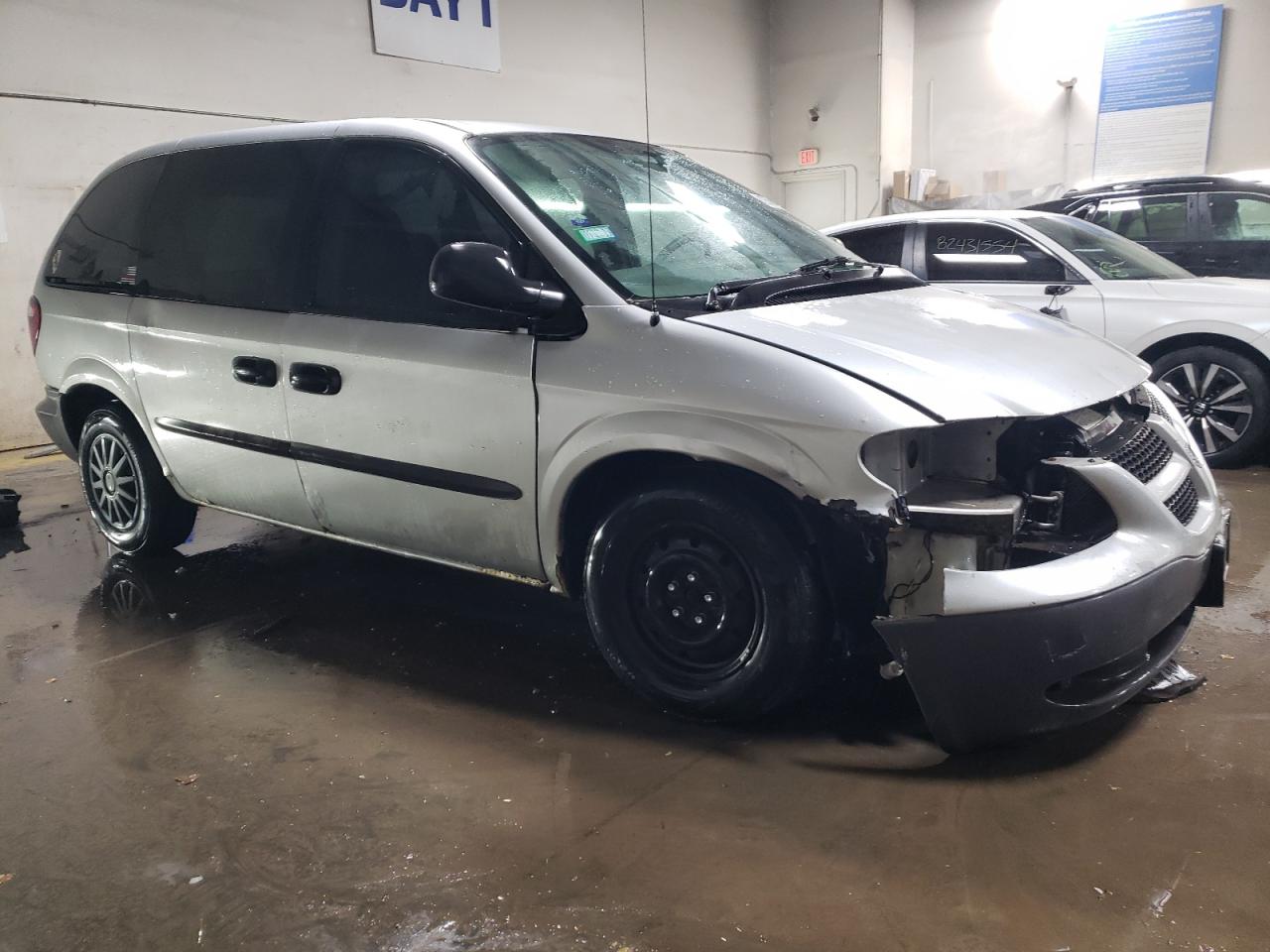 2002 Dodge Caravan - Image 4