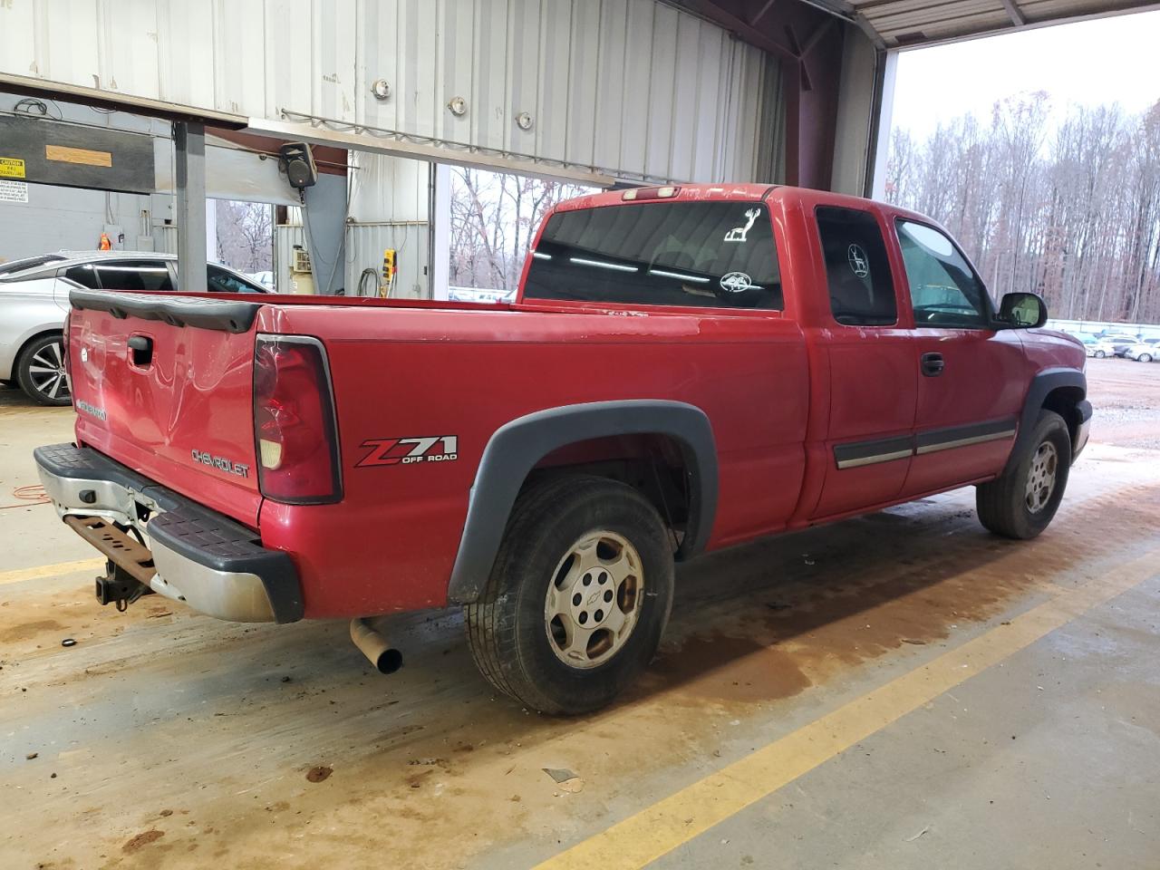 2004 Chevrolet Silverado - Image 3
