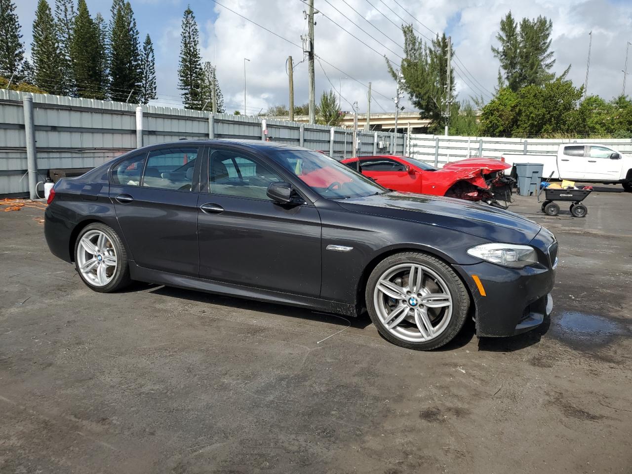 VIN WBAFR7C54DC827145 2013 BMW 5 SERIES no.4