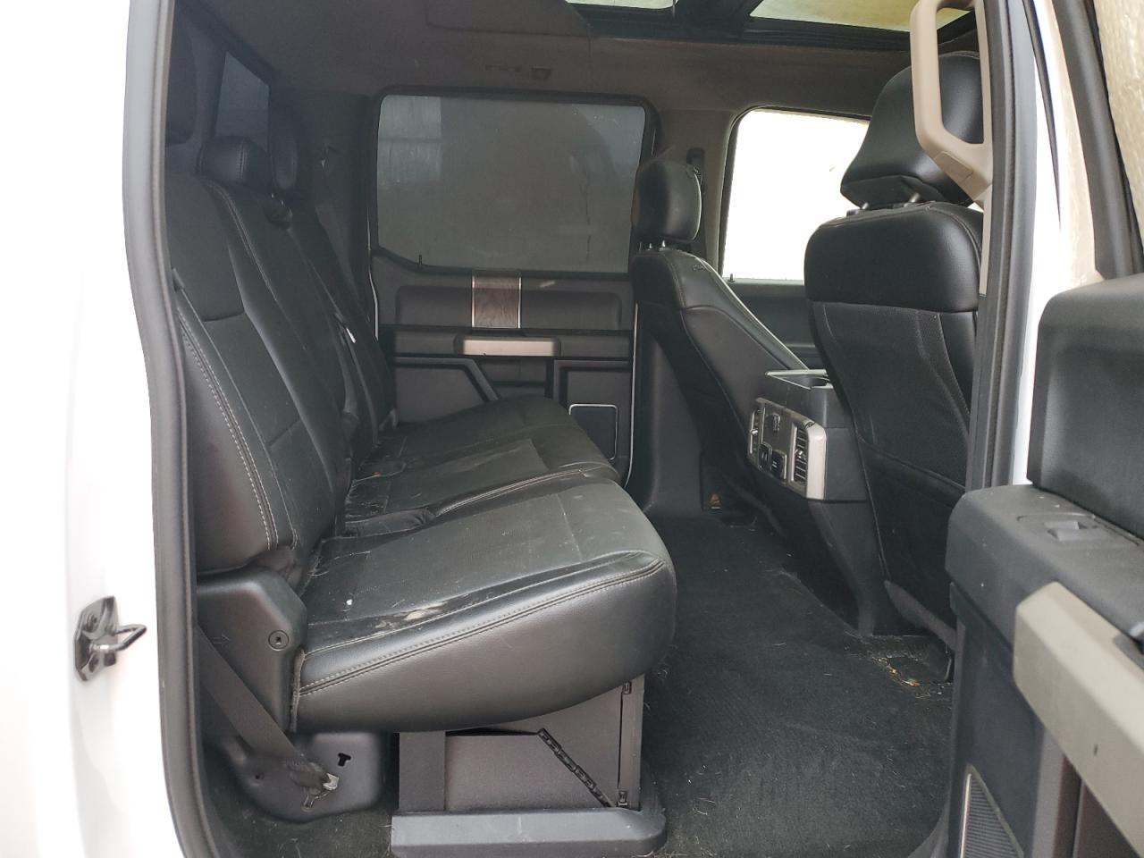 2017 Ford F350 - Image 11