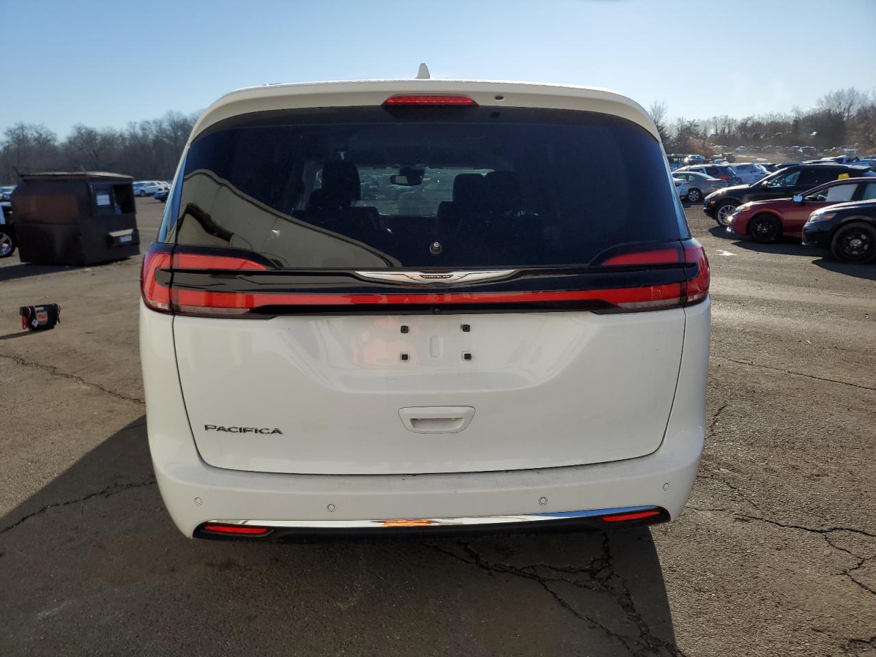 2022 Chrysler Pacifica - Image 6