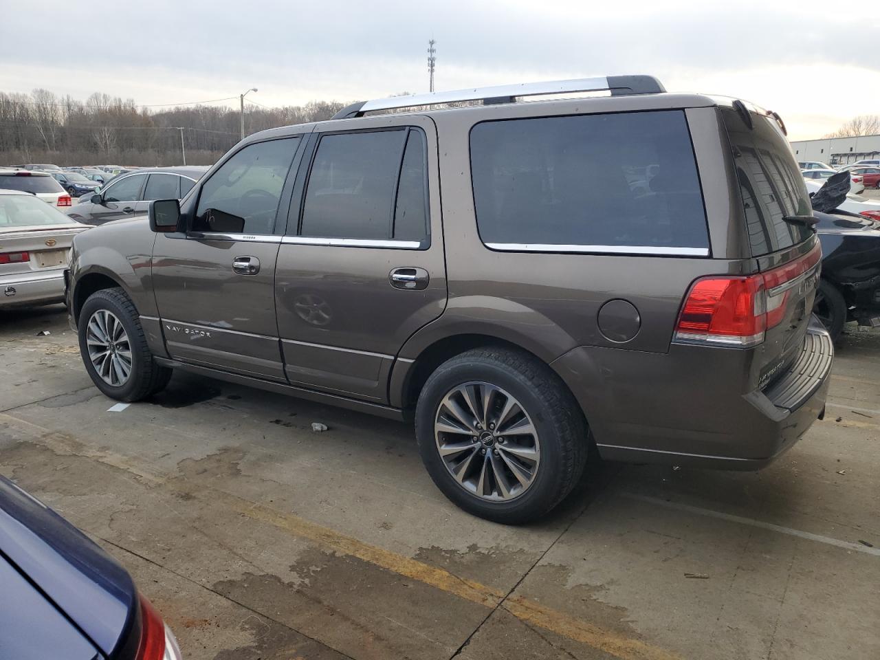 VIN 5LMJJ2JT3FEJ12138 2015 LINCOLN NAVIGATOR no.2