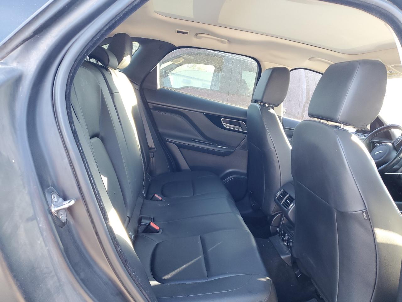 2018 Jaguar F-Pace - Image 11