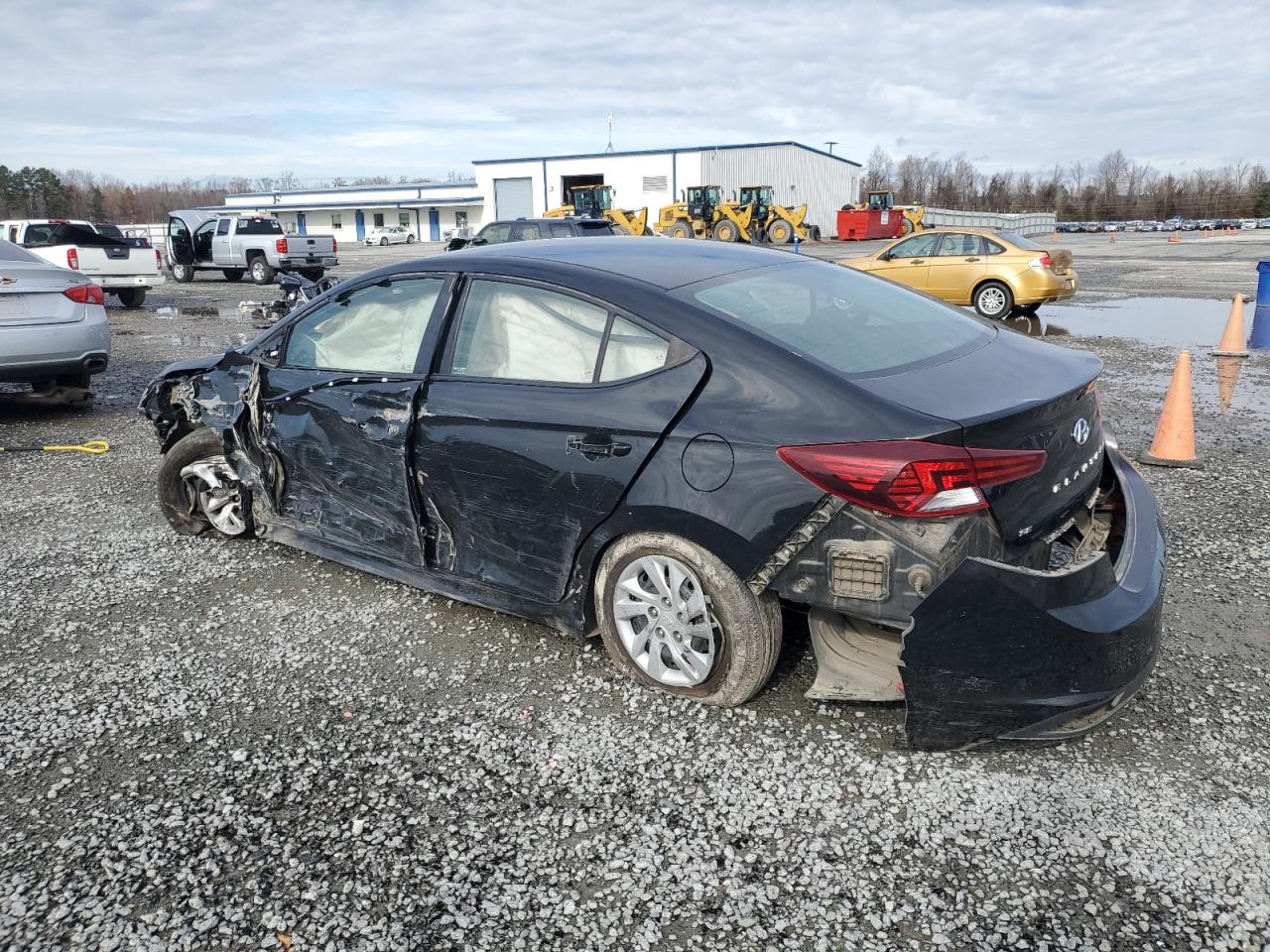 2019 Hyundai Elantra - Image 2