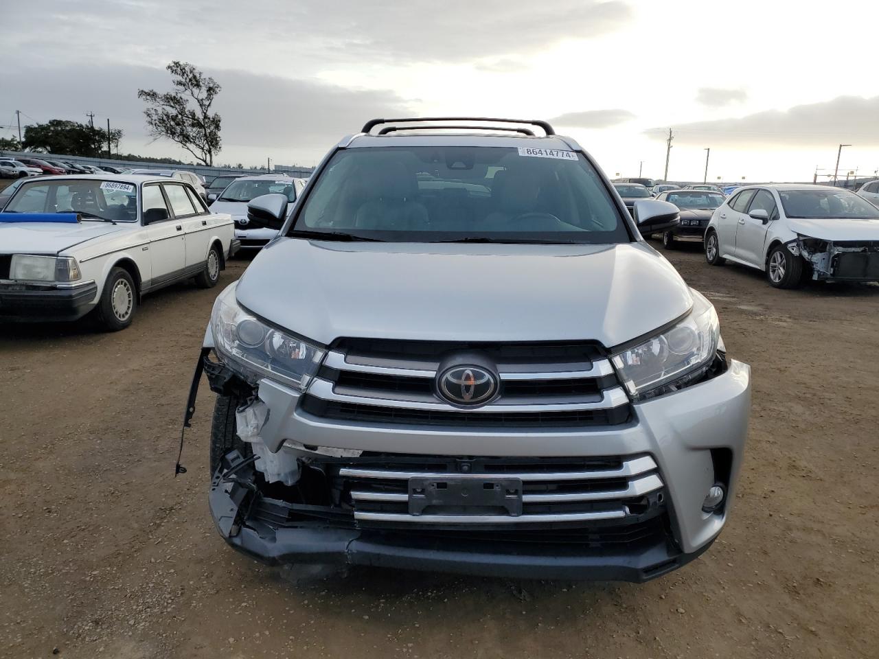 VIN 5TDDZRFH5HS431208 2017 TOYOTA HIGHLANDER no.5