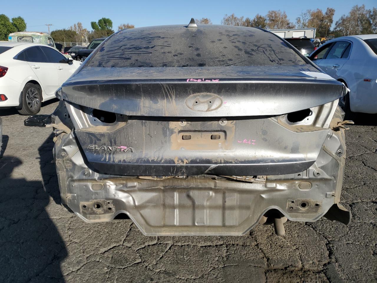 2018 Hyundai Elantra - Image 6