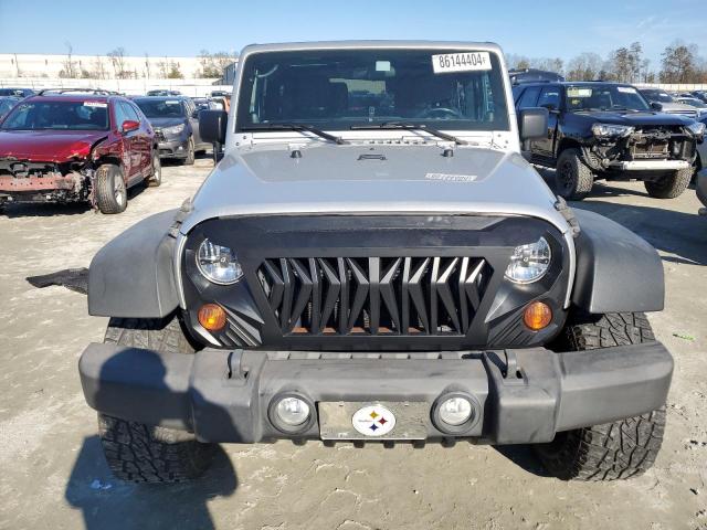 Внедорожники JEEP WRANGLER 2012 Серебристый