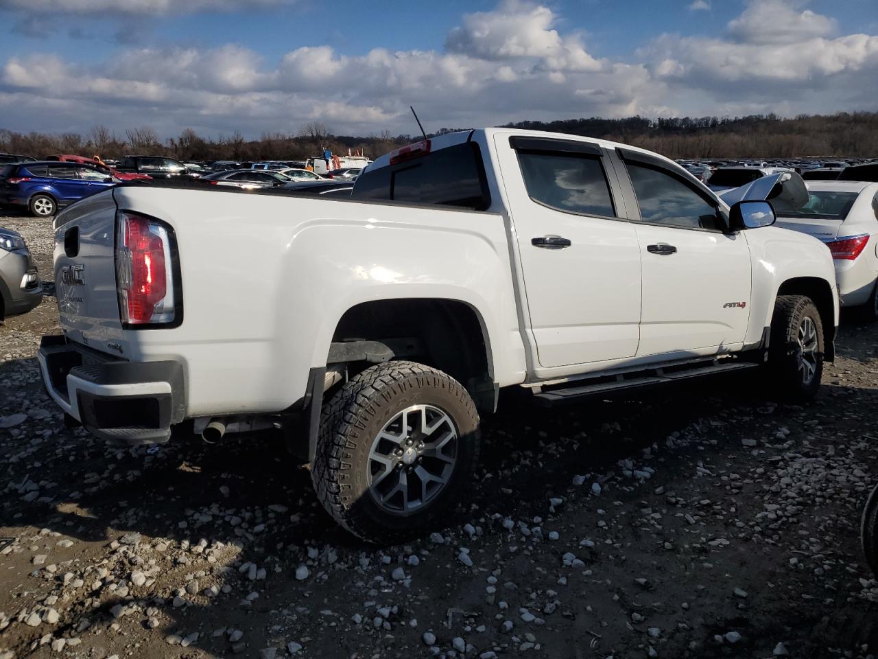 2022 GMC Canyon - Image 3