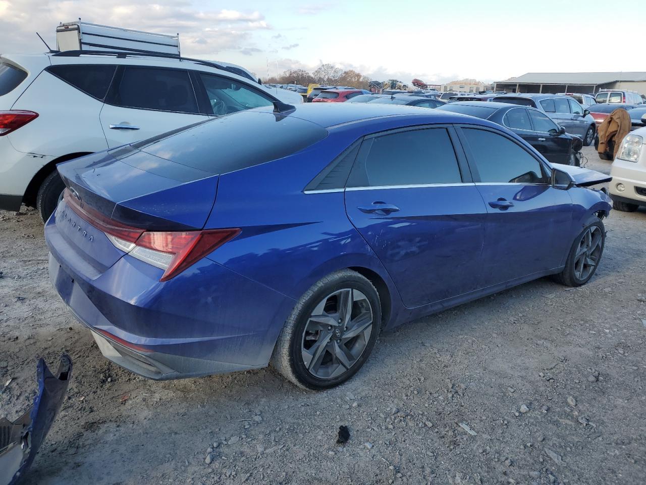 2021 Hyundai Elantra - Image 3