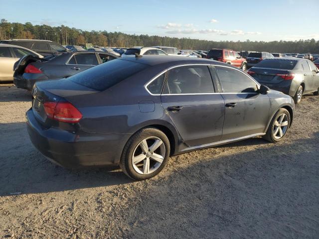 Sedans VOLKSWAGEN PASSAT 2013 Blue