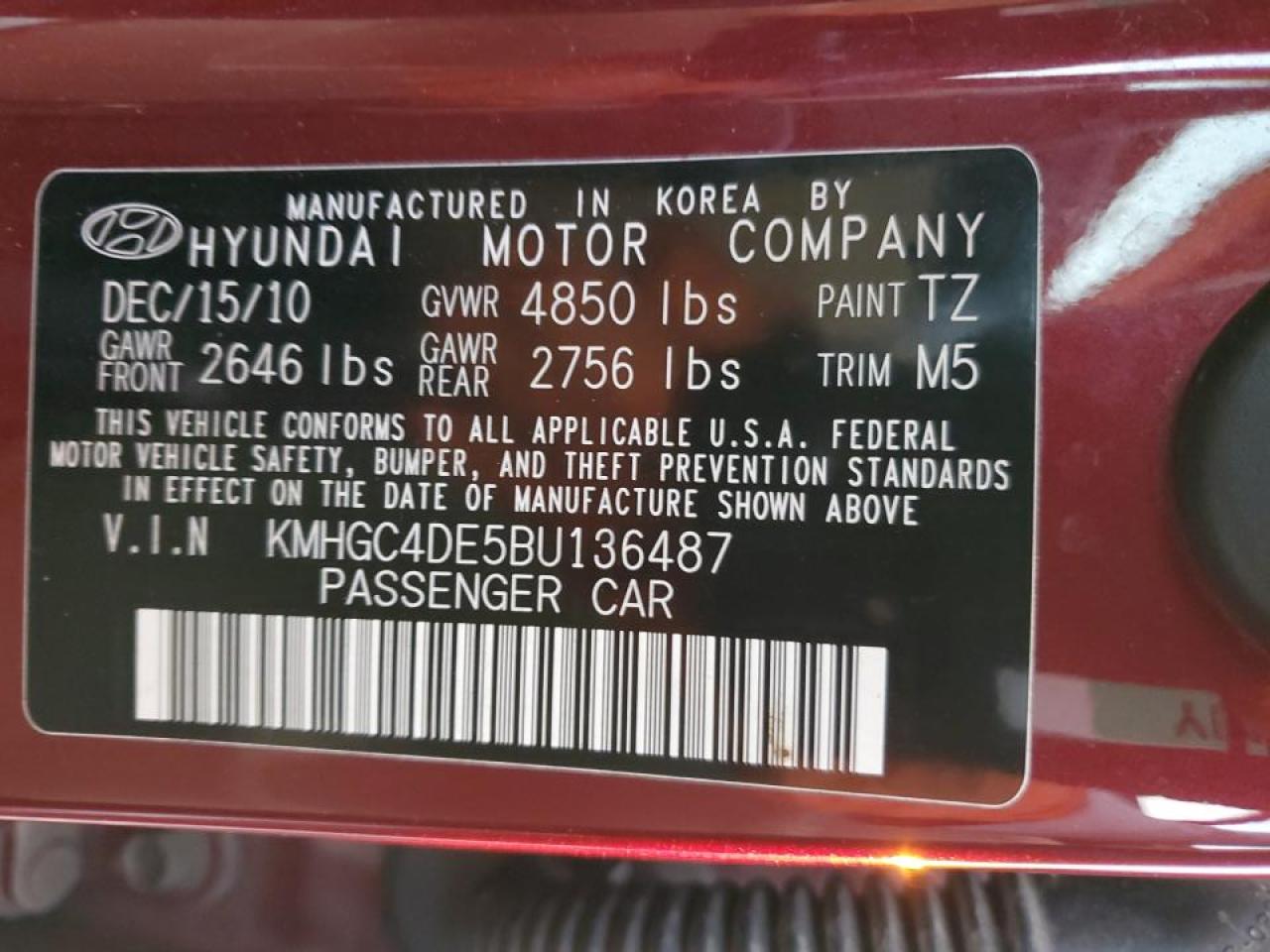 2011 Hyundai Genesis - Image 12