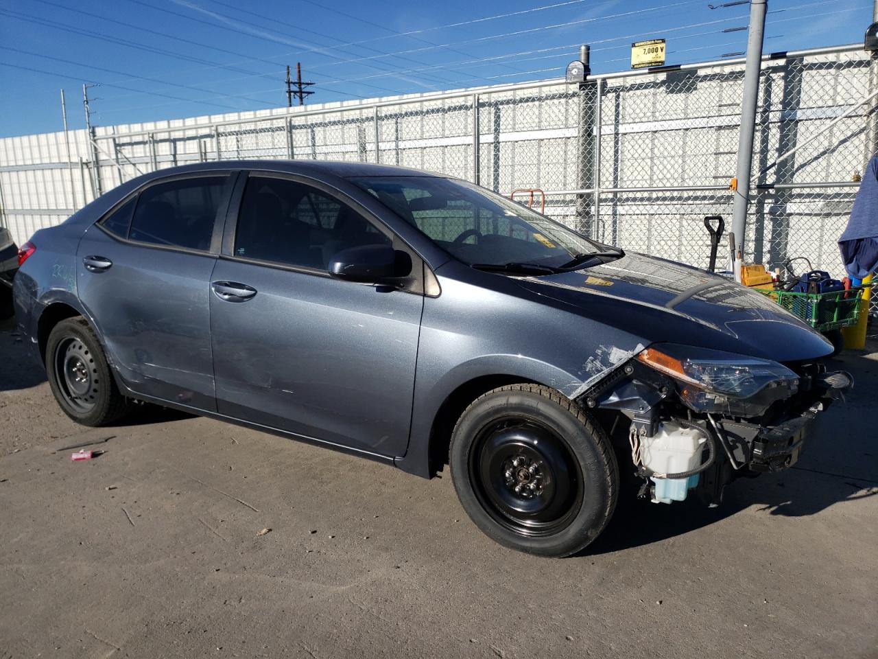 VIN 2T1BURHE4JC978235 2018 TOYOTA COROLLA no.4